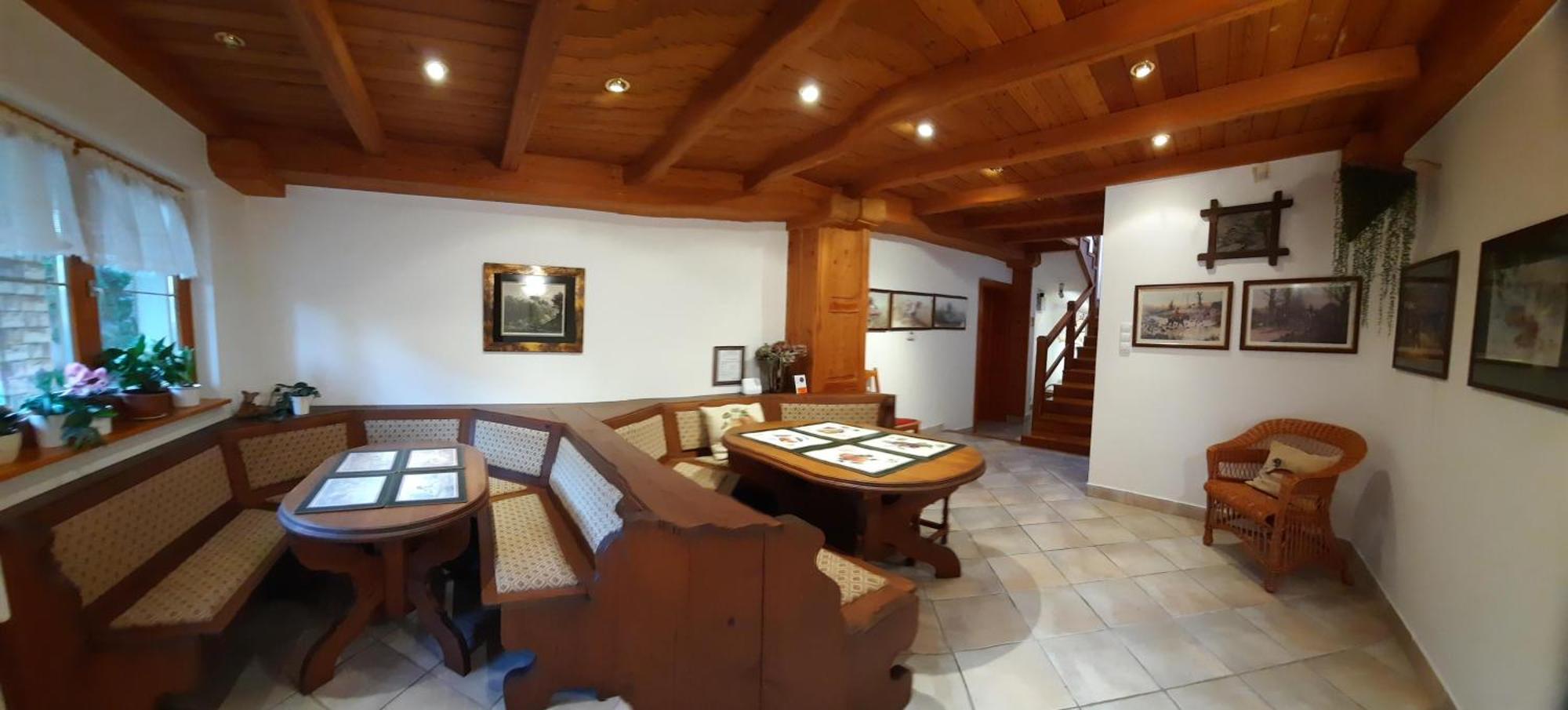 Toelgyes Apartment *